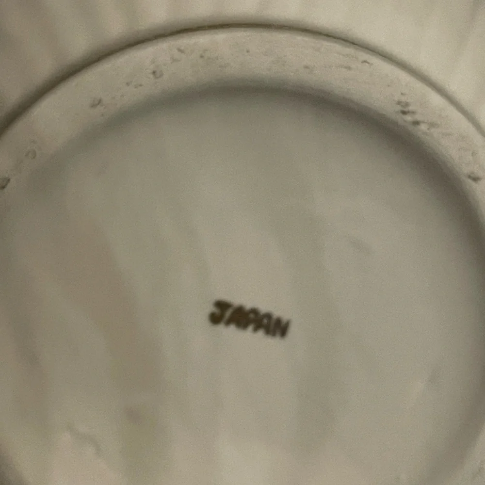 Lovely Victorian Capodimonte Style pitcher/vase - Picture 9 of 9